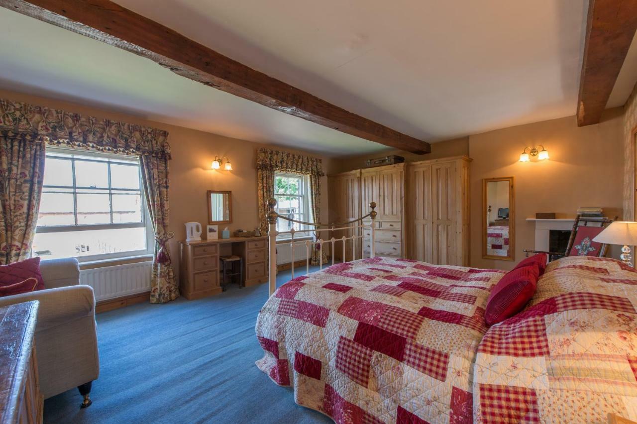Moreton Hall Farm Bed & Breakfast Newport  Dış mekan fotoğraf