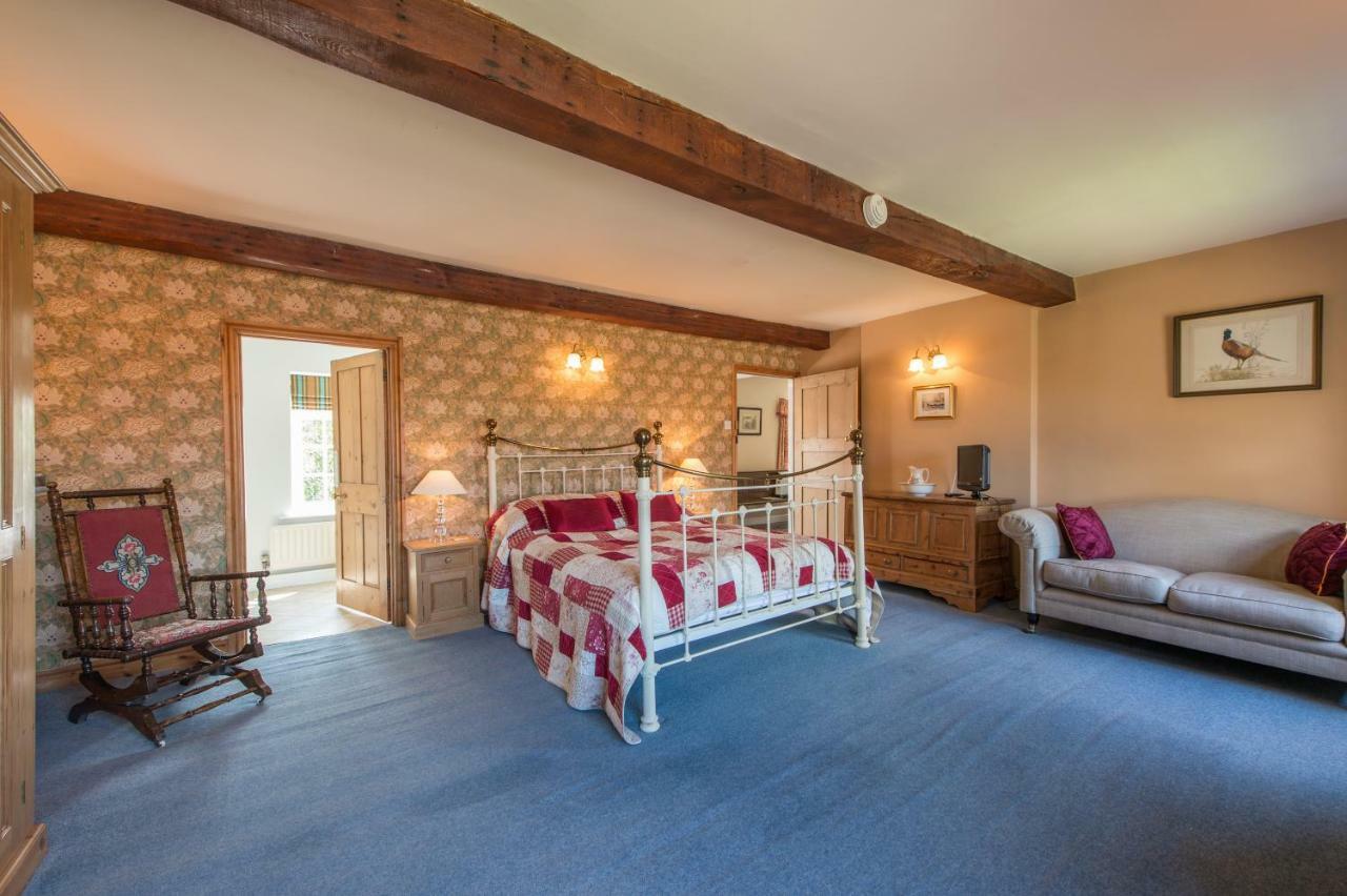 Moreton Hall Farm Bed & Breakfast Newport  Dış mekan fotoğraf