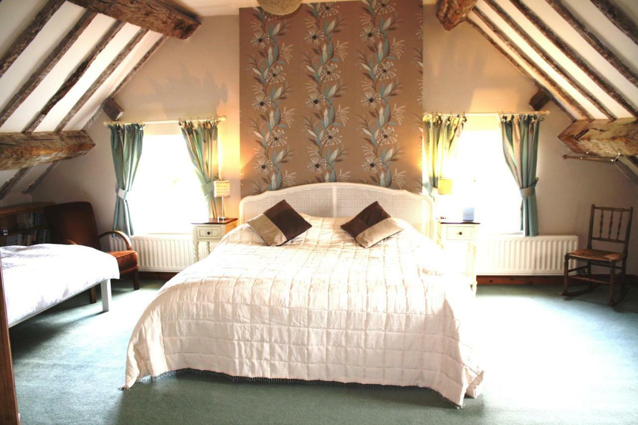 Moreton Hall Farm Bed & Breakfast Newport  Dış mekan fotoğraf